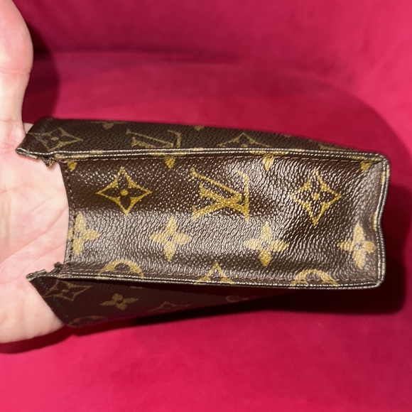 Louis Vuitton monogram toiletries pouch 19 cosmetic case clutch - Picture 11 of 16